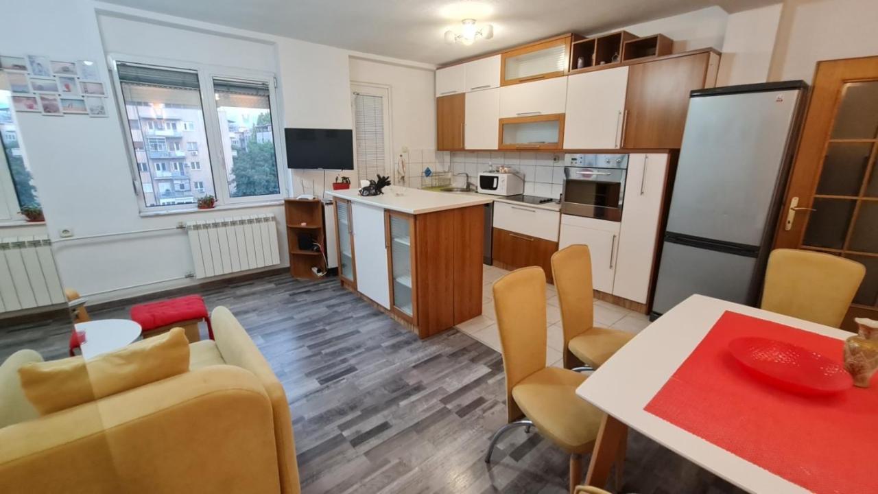 Center Cosy Apartment Скоп'є Екстер'єр фото